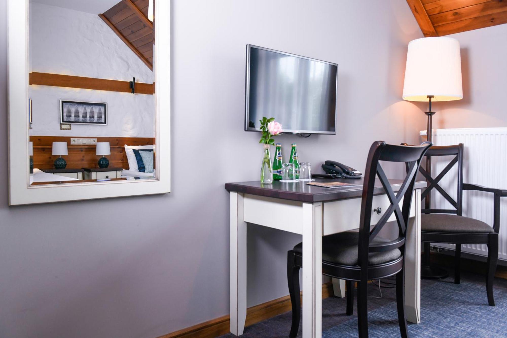 Hotel Folwark Lekuk Łękuk Mały Exteriér fotografie